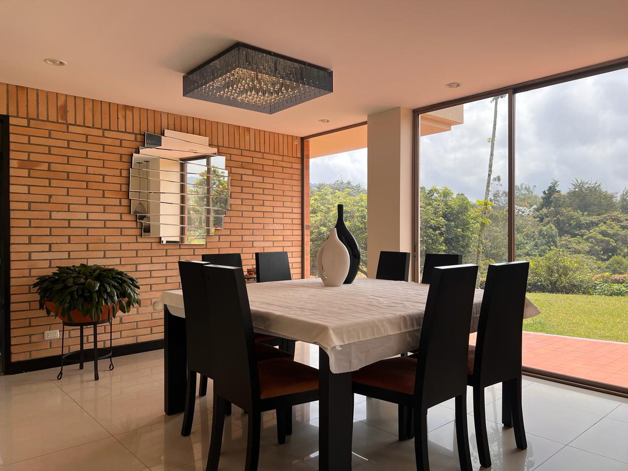 Casa de 3 alcobas en venta en Las Palmas, Envigado, 303 m² · foto 4 de 18