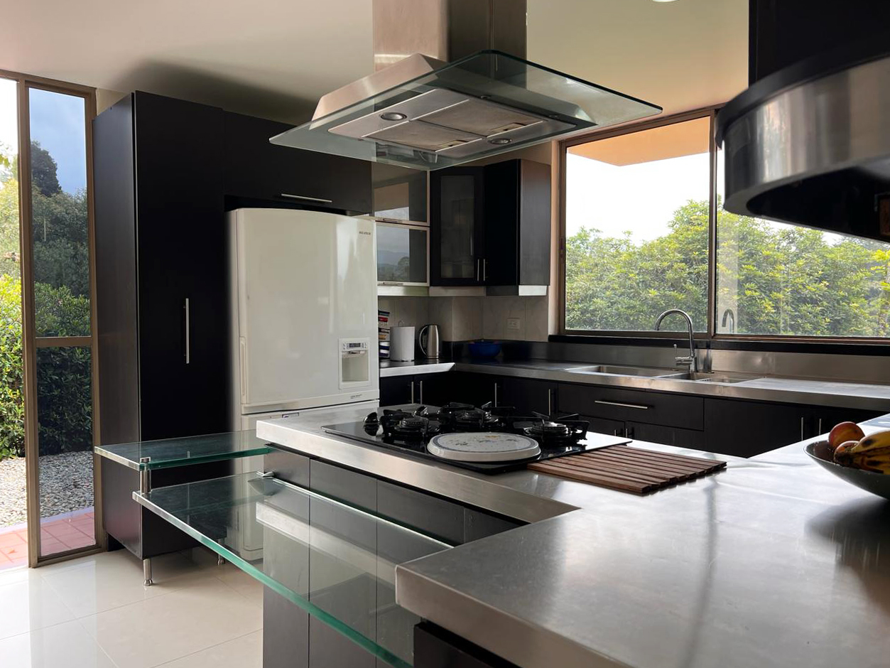 Casa de 3 alcobas en venta en Las Palmas, Envigado, 303 m² · foto 6 de 18