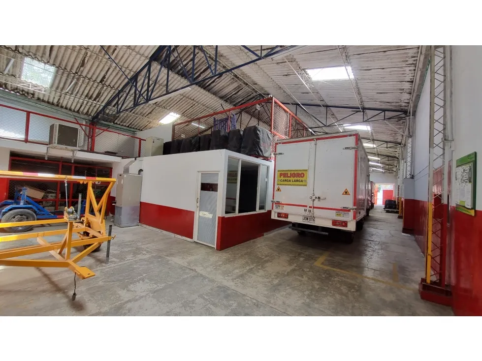 Bodega en arriendo en Melendez, Cali, 1400 m² · foto 2 de 24