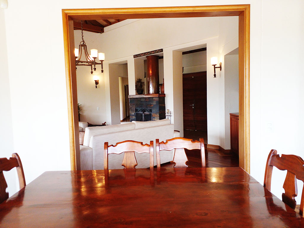 Casa de 3 alcobas en venta en El Retiro, 415 m² · foto 2 de 19