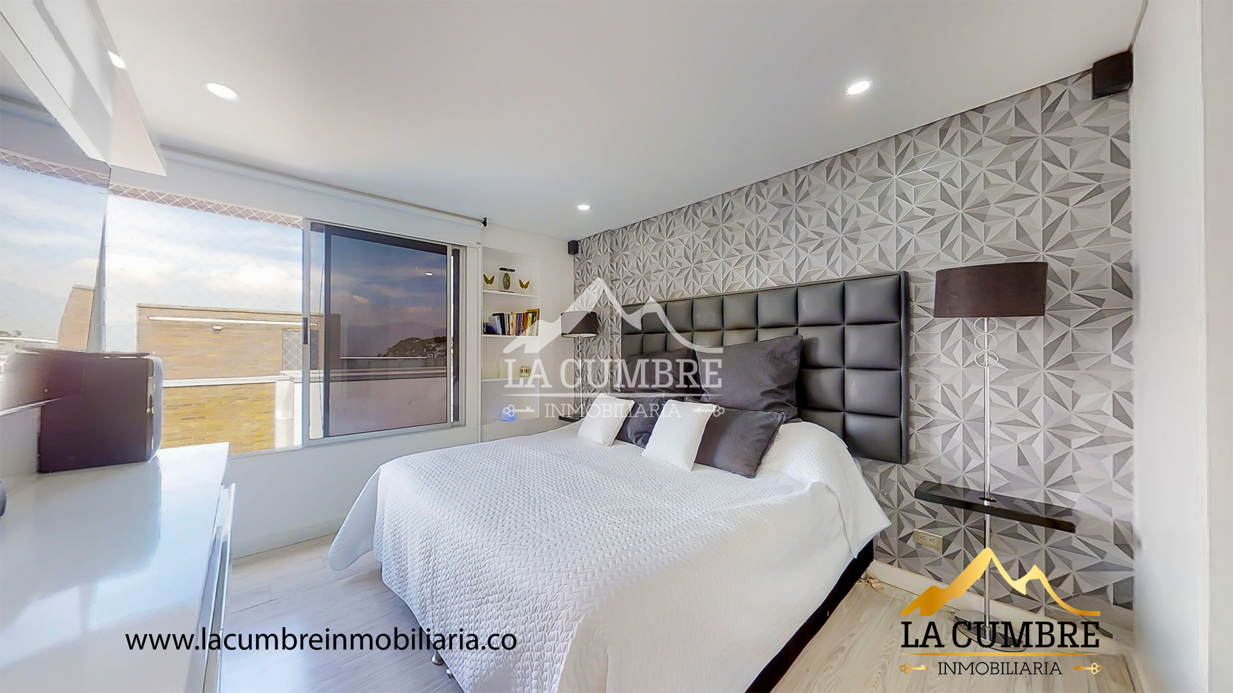 Casa de 3 alcobas en venta en Loma El Atravesado, Envigado, 265 m² · foto 14 de 20