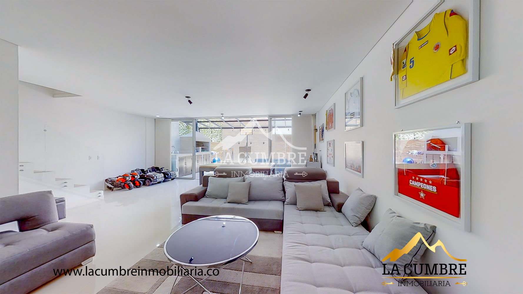 Casa de 3 alcobas en venta en Loma El Atravesado, Envigado, 265 m² · foto 4 de 20