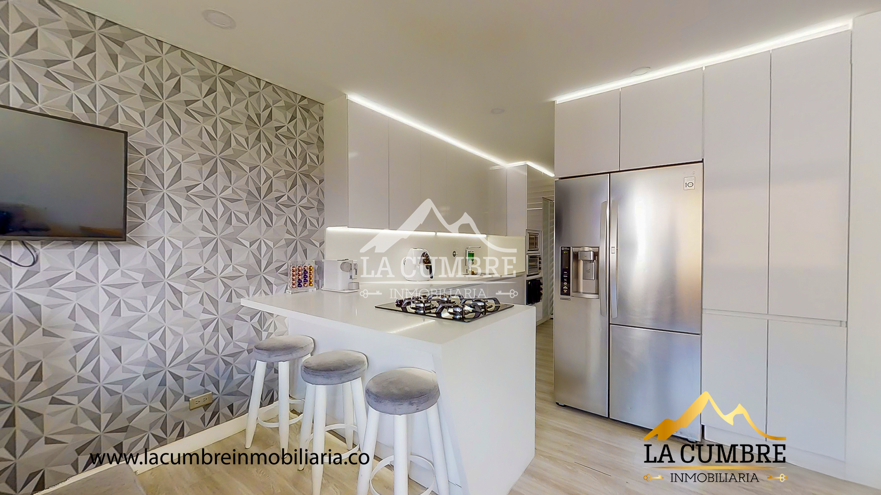 Casa de 3 alcobas en venta en Loma El Atravesado, Envigado, 265 m² · foto 8 de 20