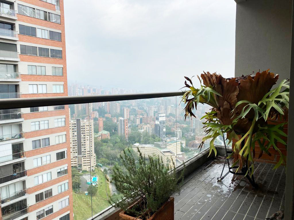 Apartamento en arriendo en Altos Del Poblado, Medellín · foto 18 de 18