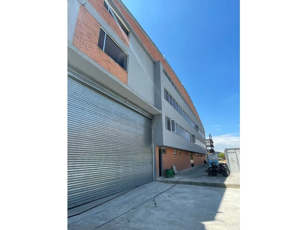 Bodega en arriendo en Ub El Trebol, Mosquera, 3000 m² · foto 2 de 2