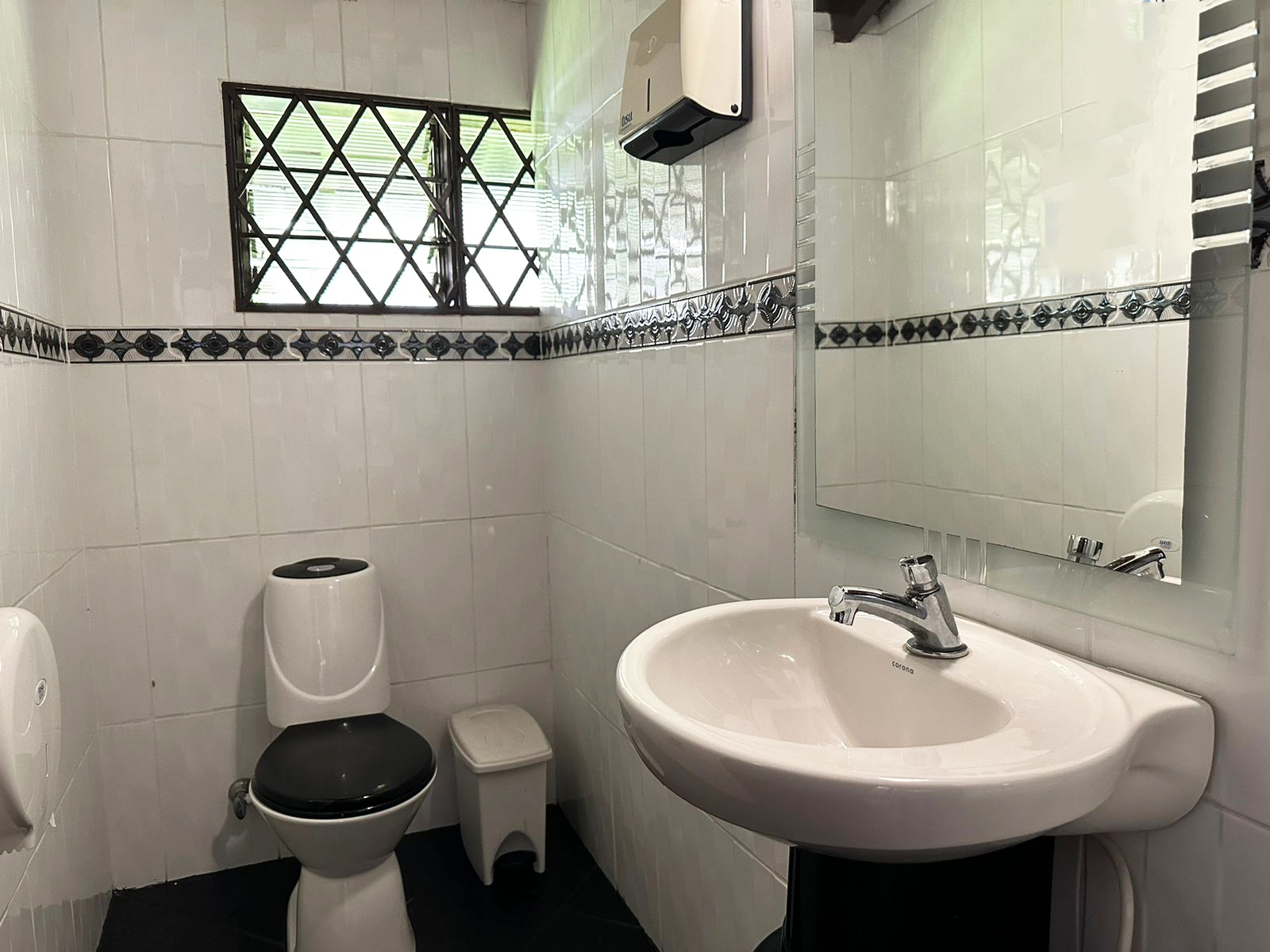 Oficina en arriendo en La Aguacatala, Medellín, 360 m² · foto 15 de 17