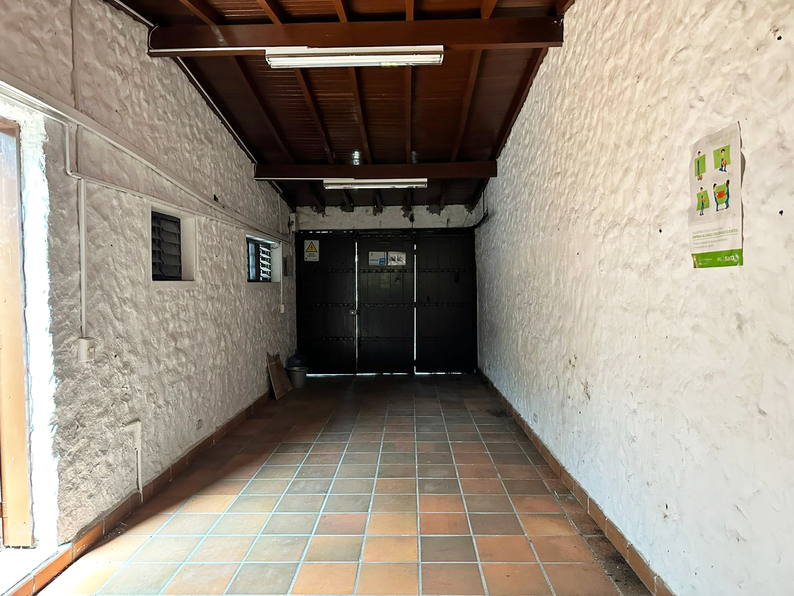 Oficina en arriendo en La Aguacatala, Medellín, 360 m² · foto 16 de 17