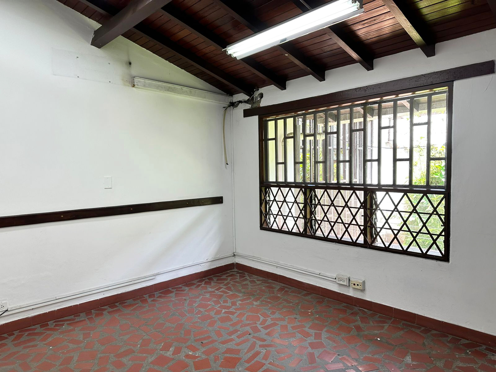 Oficina en arriendo en La Aguacatala, Medellín, 360 m² · foto 4 de 17