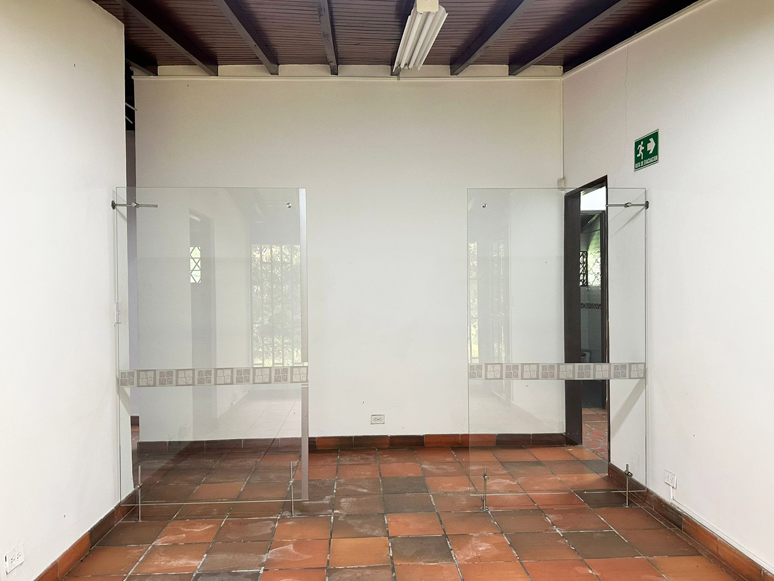Oficina en arriendo en La Aguacatala, Medellín, 360 m² · foto 7 de 17