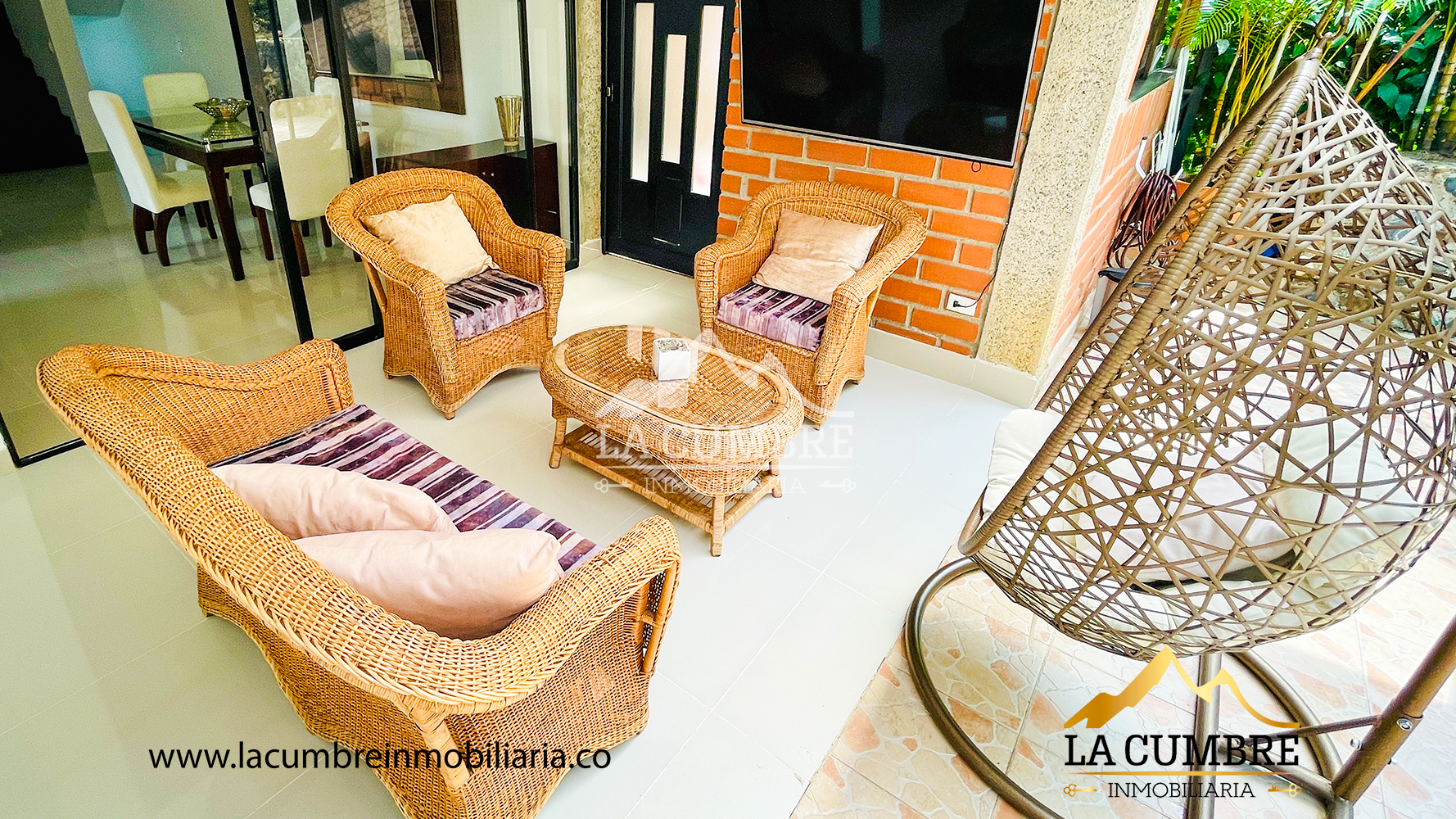 Casa de 6 alcobas en arriendo en El Tesoro, Medellín, 380 m² · foto 13 de 14