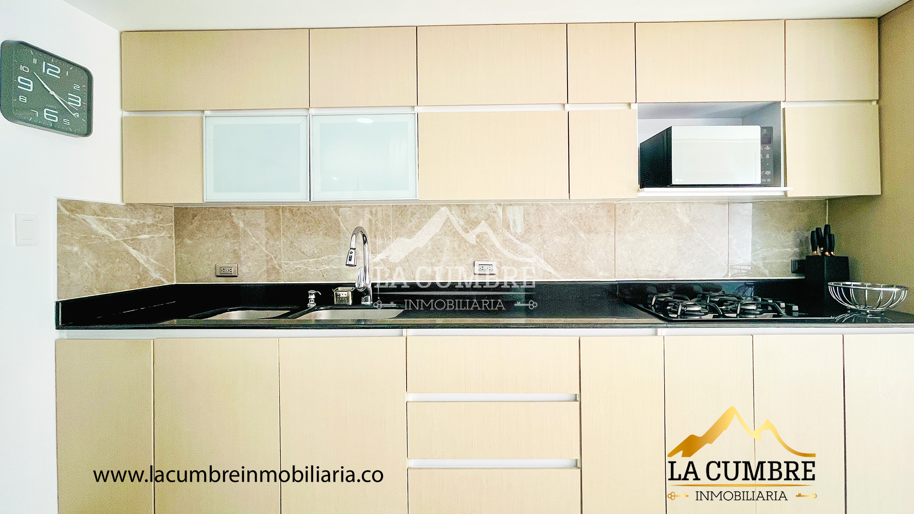 Casa de 6 alcobas en arriendo en El Tesoro, Medellín, 380 m² · foto 6 de 14