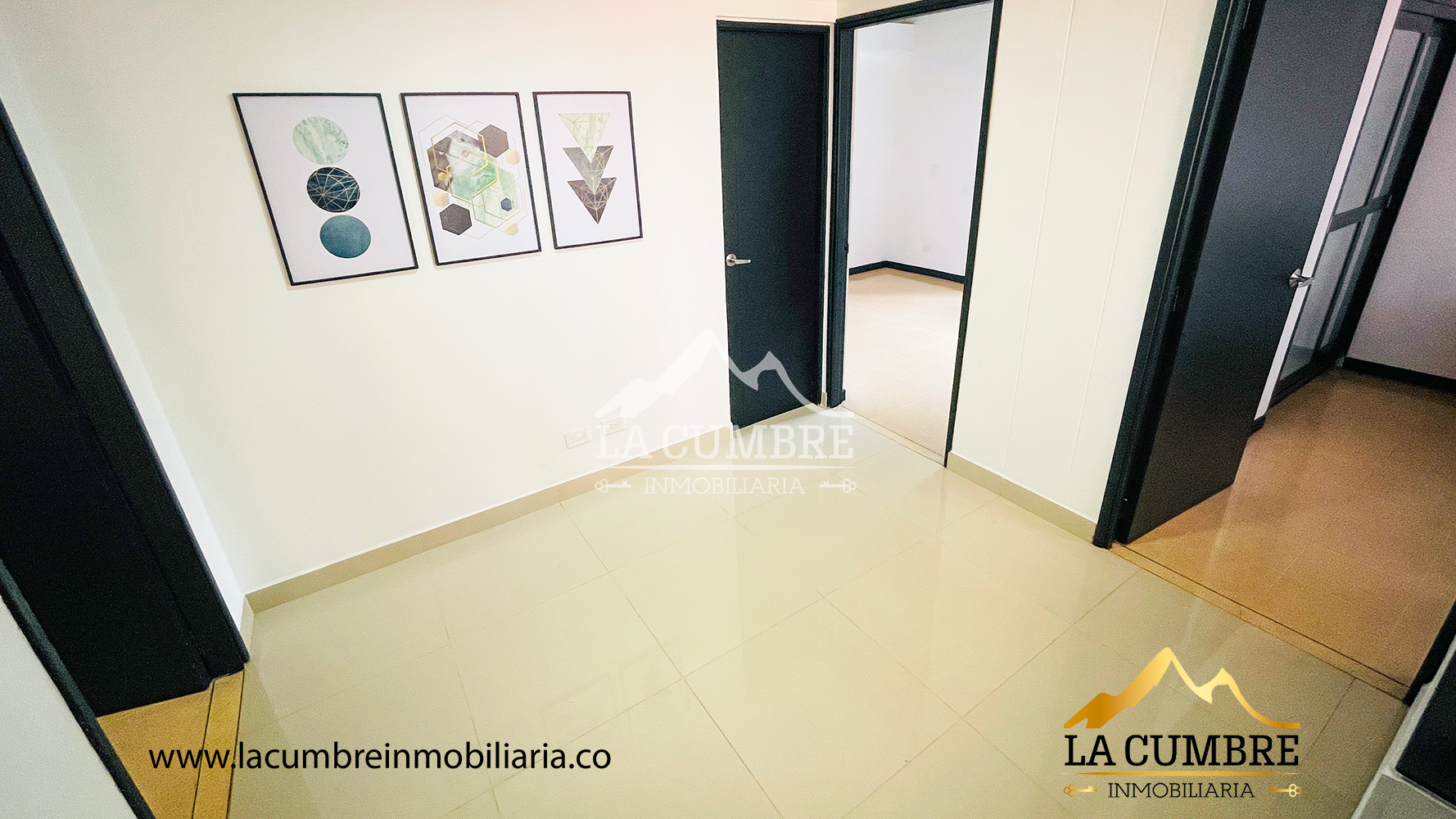 Casa de 6 alcobas en arriendo en El Tesoro, Medellín, 380 m² · foto 9 de 14