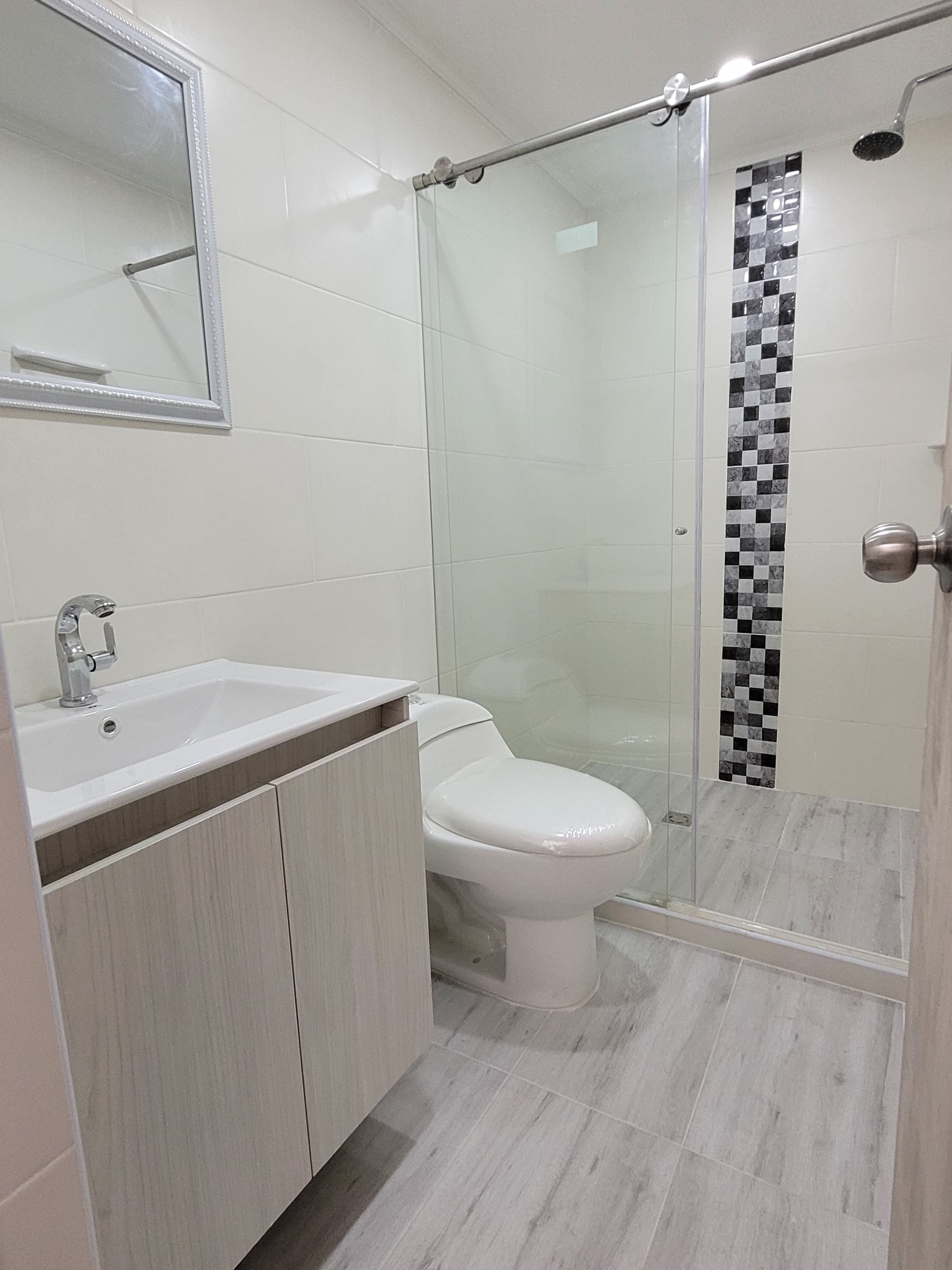 Edificio en venta en La Castellana, Medellín, 240 m² · foto 18 de 24