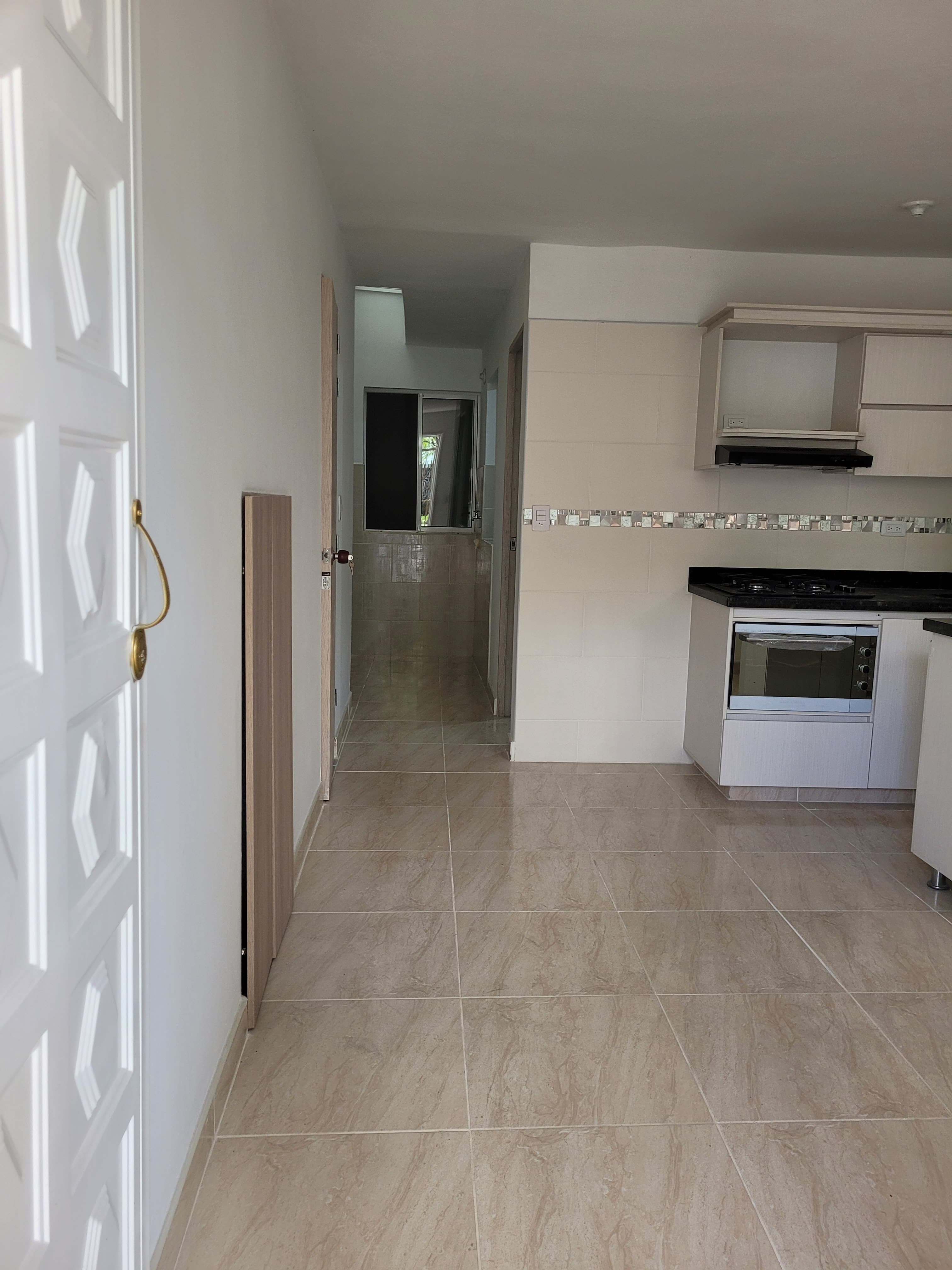 Edificio en venta en La Castellana, Medellín, 240 m² · foto 3 de 24