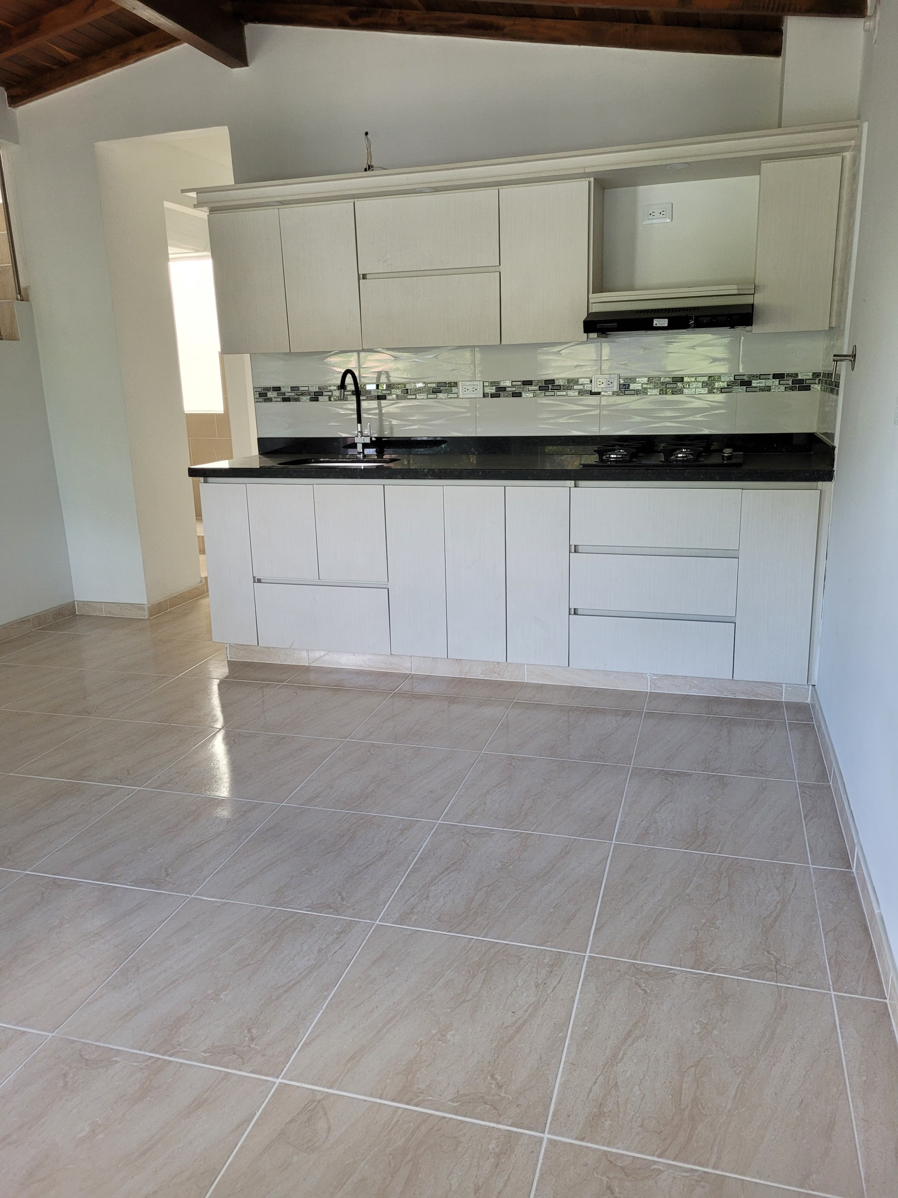 Edificio en venta en La Castellana, Medellín, 240 m² · foto 22 de 24