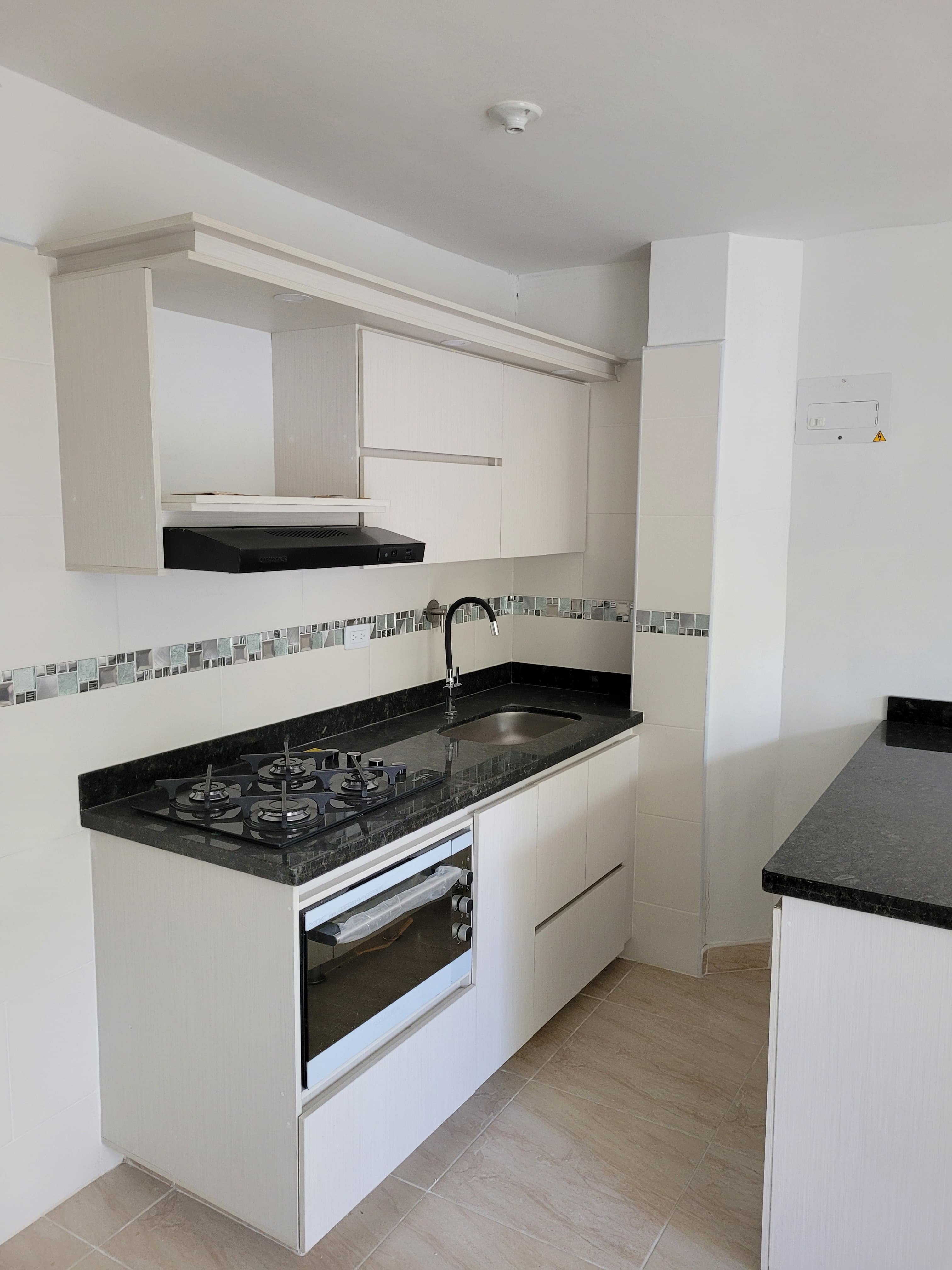 Edificio en venta en La Castellana, Medellín, 240 m² · foto 8 de 24