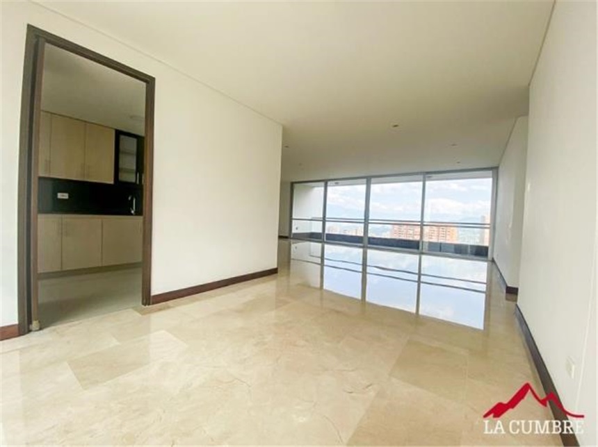 Apartamento en arriendo en El Poblado, Medellín · foto 2 de 15