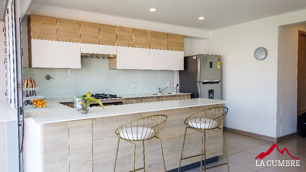 Apartamento de 2 alcobas en arriendo en Castropol, Medellín, 110 m² · foto 4 de 12