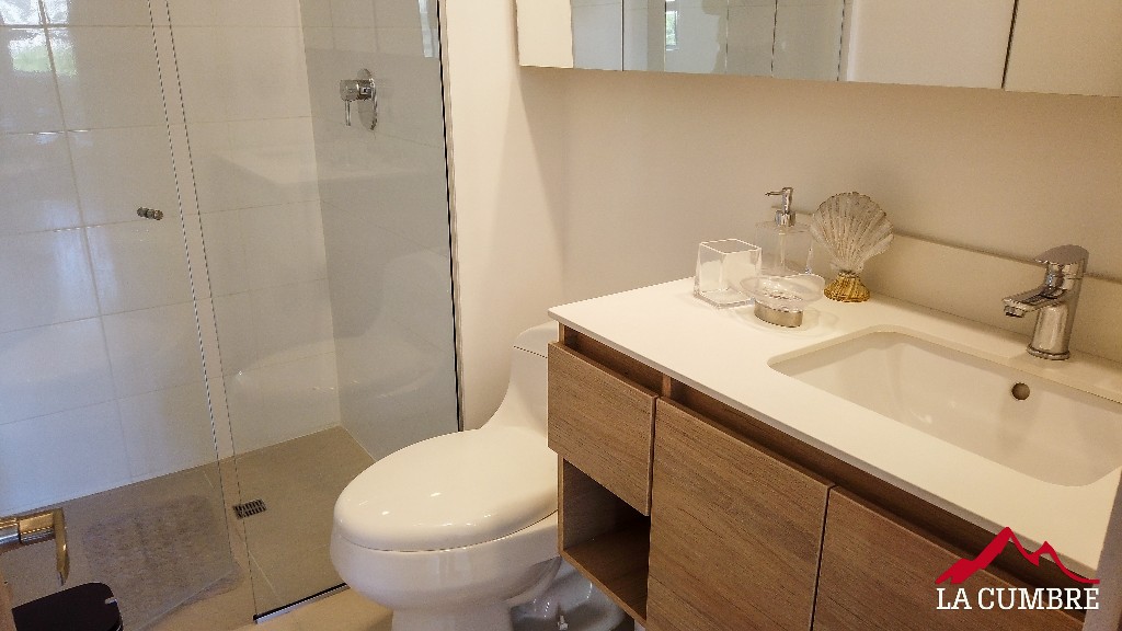 Apartamento de 2 alcobas en arriendo en Castropol, Medellín, 110 m² · foto 9 de 12