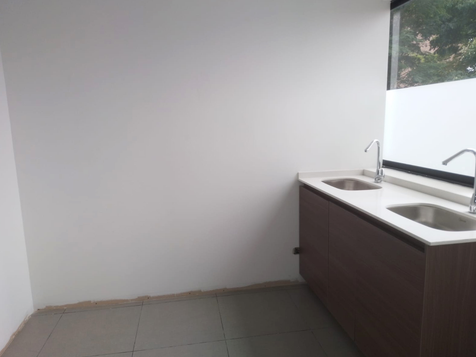 Consultorio en arriendo en Transversal Inferior, Medellín, 92 m² · foto 10 de 14