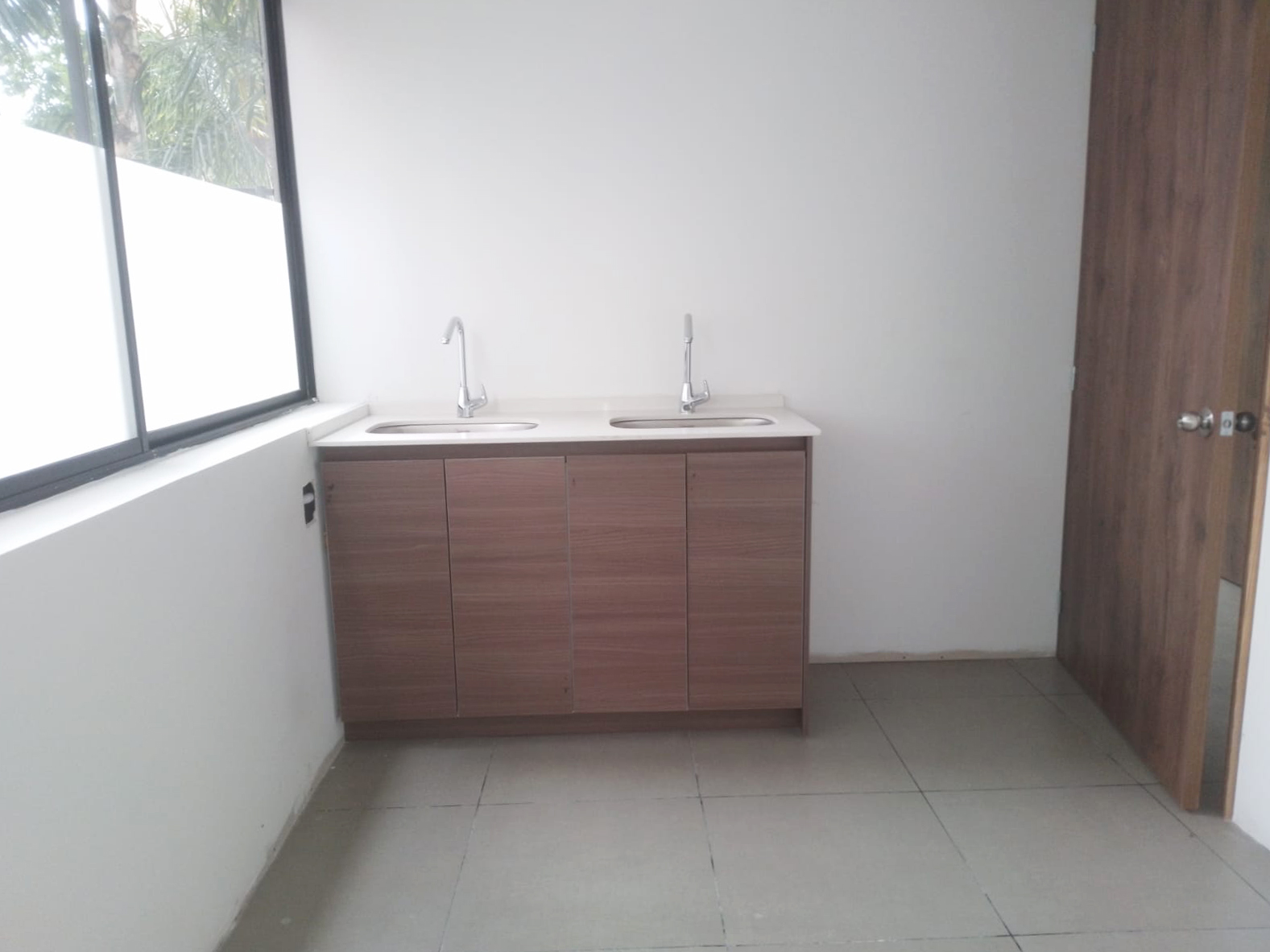 Consultorio en arriendo en Transversal Inferior, Medellín, 92 m² · foto 12 de 14