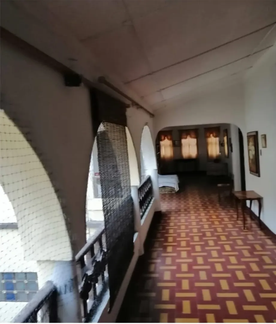 Casa de 6 alcobas en venta en Laureles, Medellín, 331 m² · foto 11 de 16