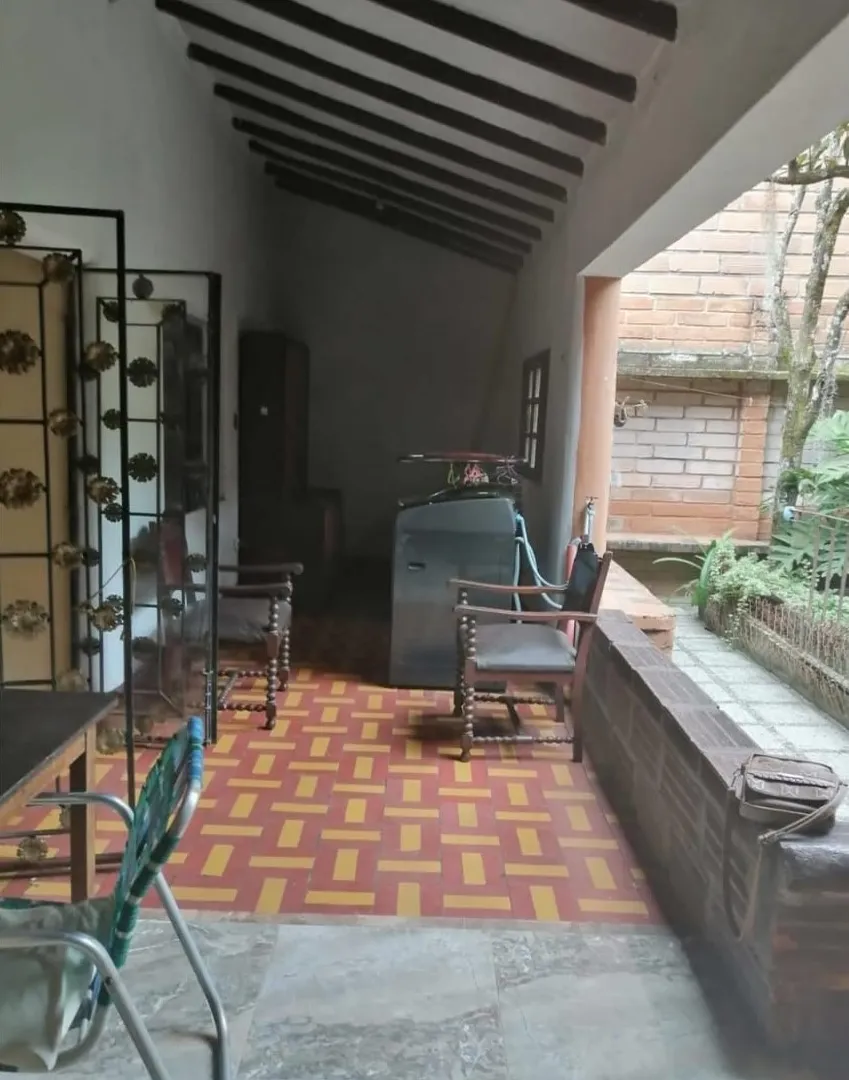 Casa de 6 alcobas en venta en Laureles, Medellín, 331 m² · foto 15 de 16