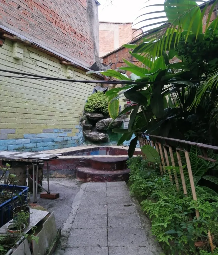 Casa de 6 alcobas en venta en Laureles, Medellín, 331 m² · foto 6 de 16