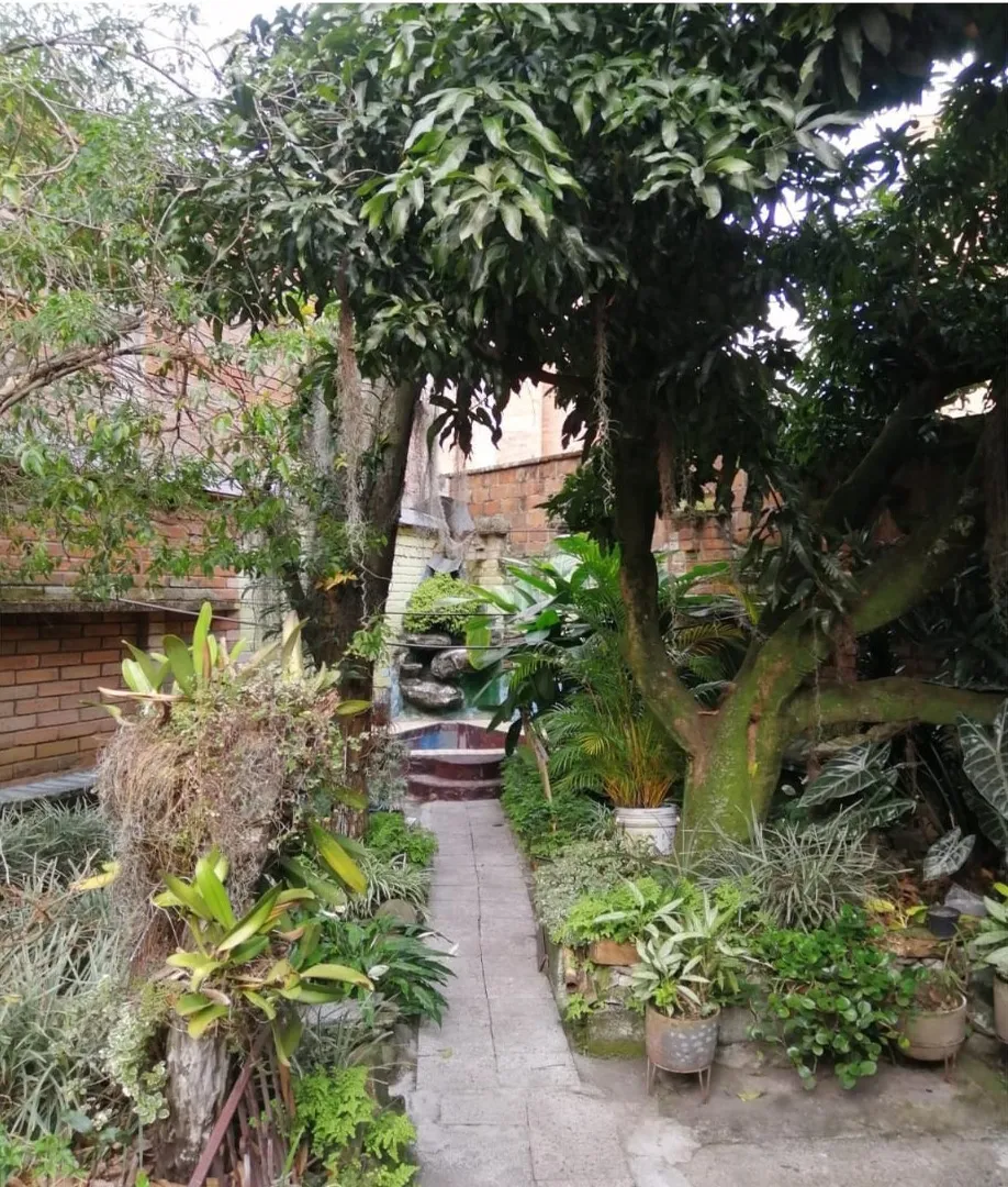 Casa de 6 alcobas en venta en Laureles, Medellín, 331 m² · foto 8 de 16