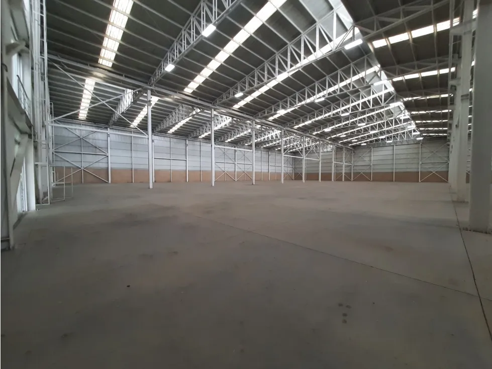 Bodega en arriendo en Las Villas De Mosquera, Mosquera, 4490 m² · foto 2 de 7