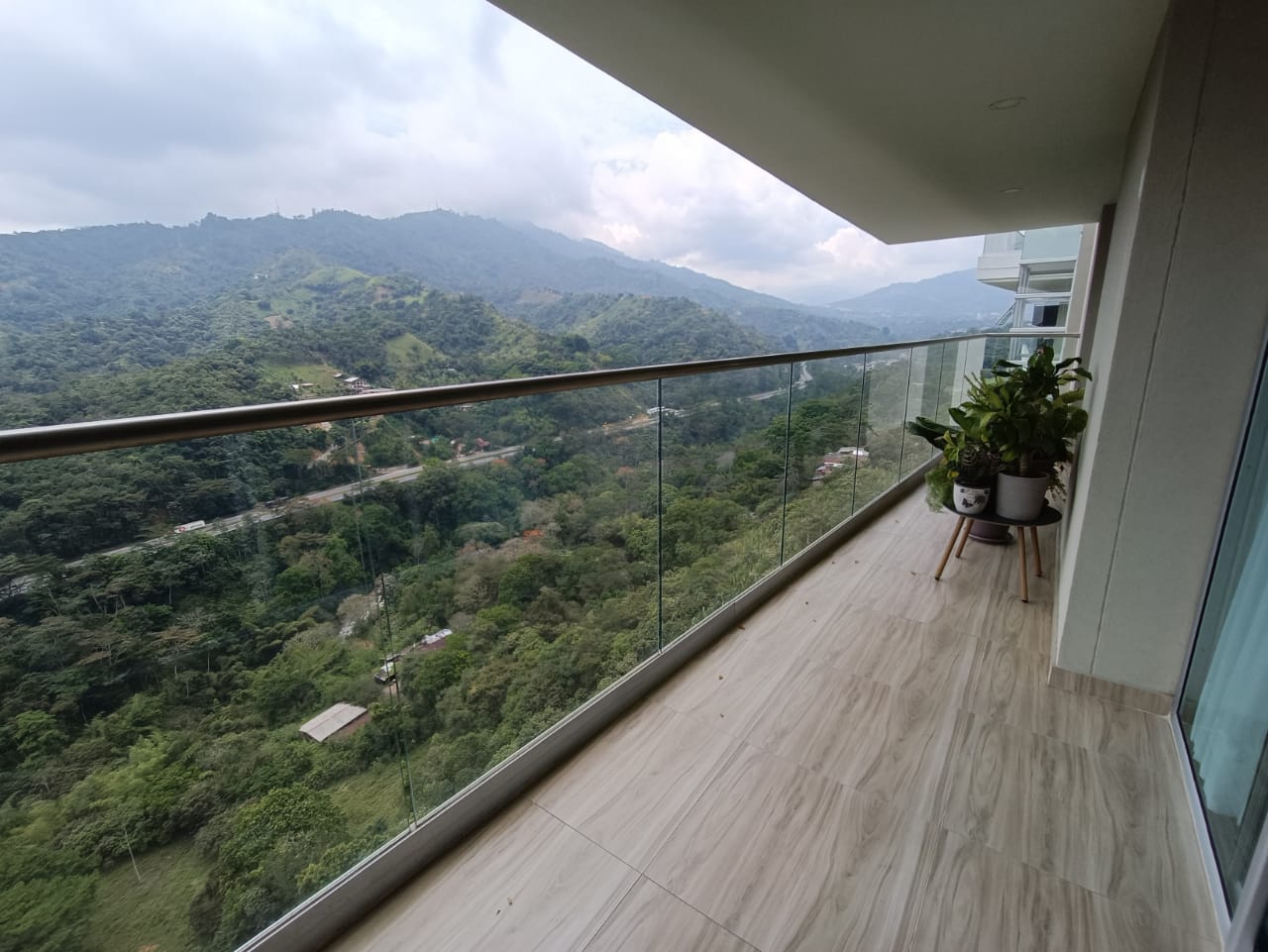 Apartamento de 3 alcobas en venta en Picaleña Y Mirolindo, Ibagué, 107 m² · foto 14 de 19
