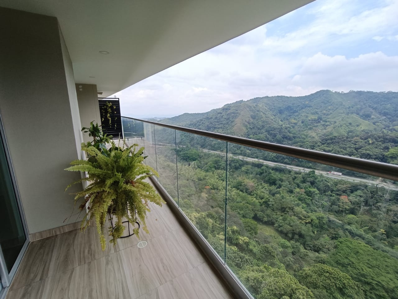 Apartamento de 3 alcobas en venta en Picaleña Y Mirolindo, Ibagué, 107 m² · foto 15 de 19