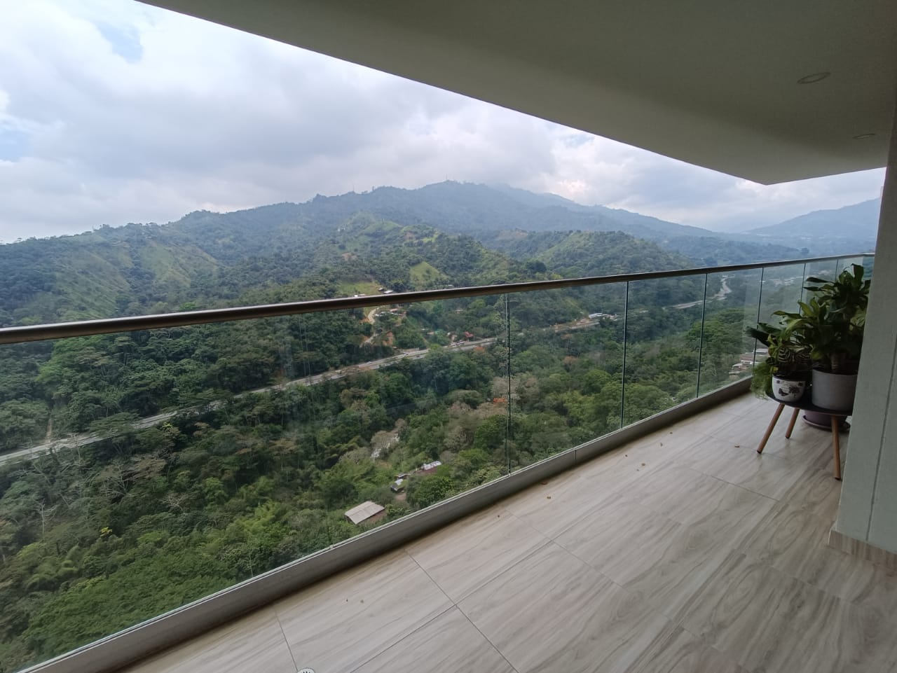 Apartamento de 3 alcobas en venta en Picaleña Y Mirolindo, Ibagué, 107 m² · foto 16 de 19