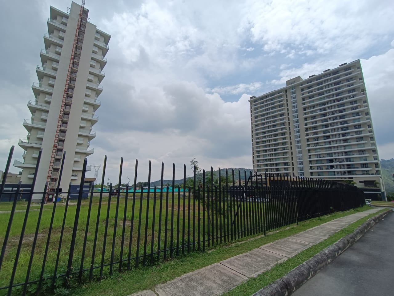 Apartamento de 3 alcobas en venta en Picaleña Y Mirolindo, Ibagué, 107 m² · foto 19 de 19