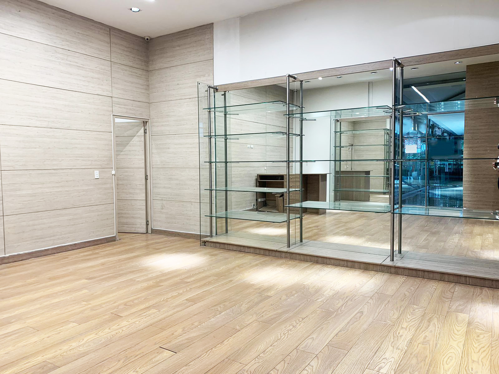 Local en arriendo en San Diego, Medellín, 79 m² · foto 3 de 8