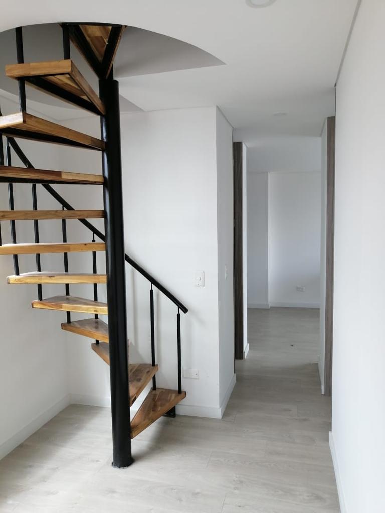 Apartamento en venta en Las Villas, Bogotá · foto 8 de 24