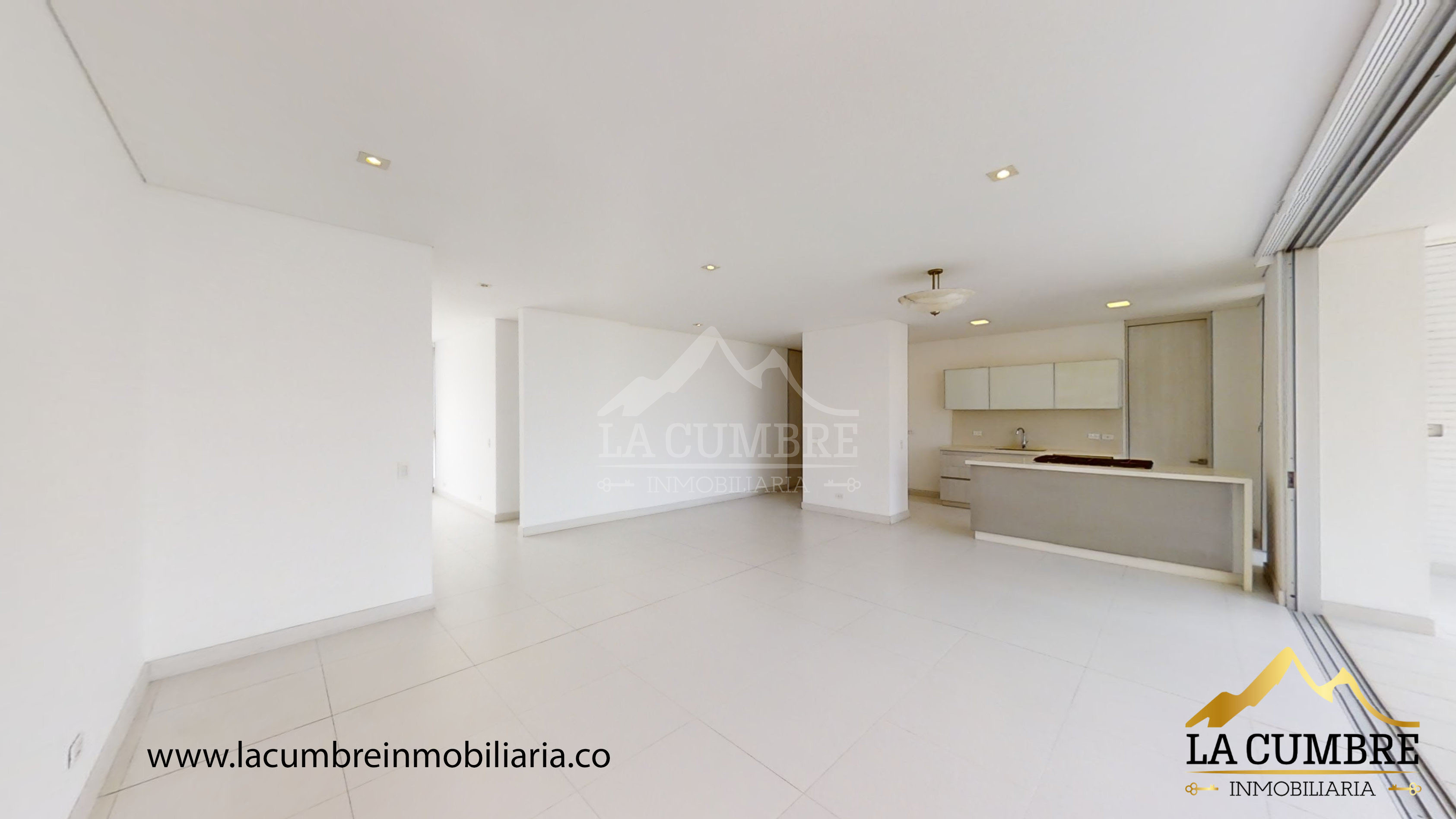 Apartamento en arriendo en El Poblado, Medellín · foto 2 de 18