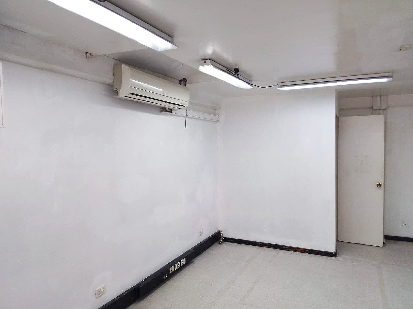Bodega en arriendo en Cristo Rey, Medellín, 280 m² · foto 10 de 20