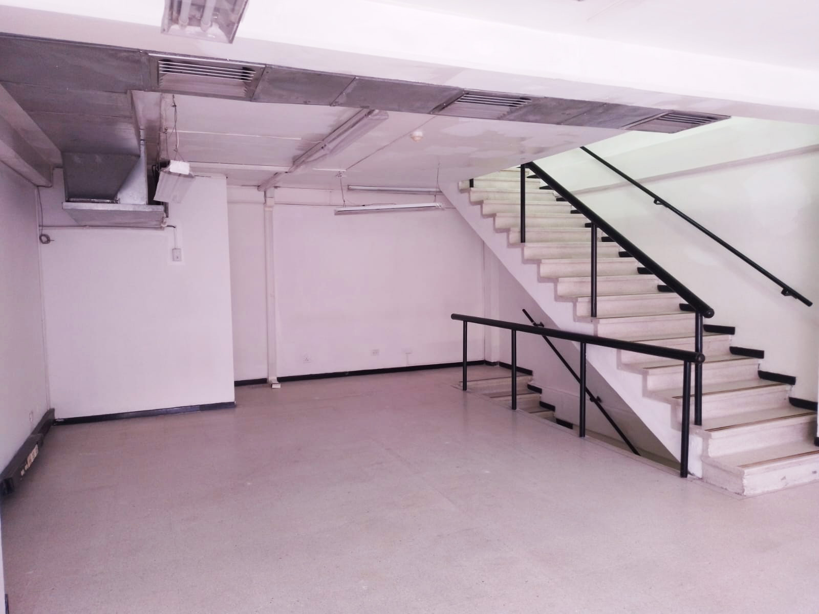 Bodega en arriendo en Cristo Rey, Medellín, 280 m² · foto 4 de 20