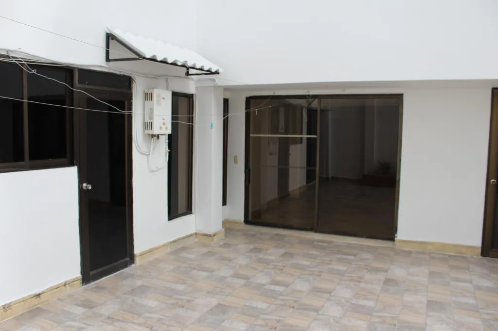 Apartamento de 4 alcobas en venta en Cristales, Cali, 489 m² · foto 13 de 13