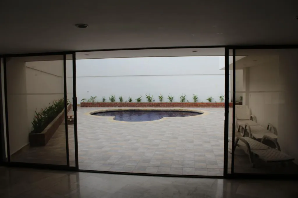 Apartamento de 4 alcobas en venta en Cristales, Cali, 489 m² · foto 3 de 13
