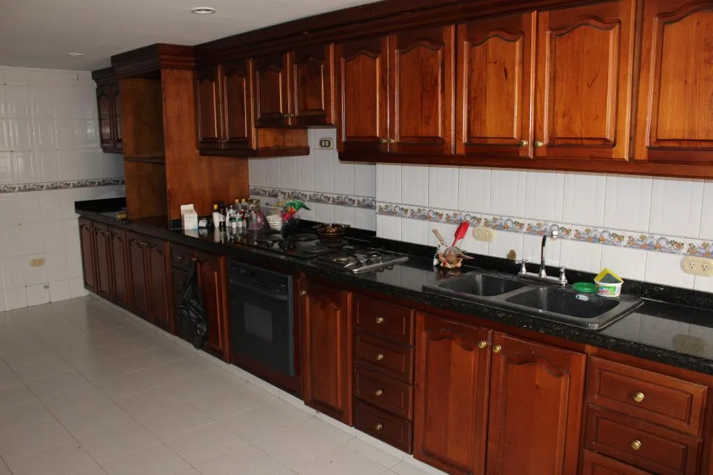 Apartamento de 4 alcobas en venta en Cristales, Cali, 489 m² · foto 7 de 13