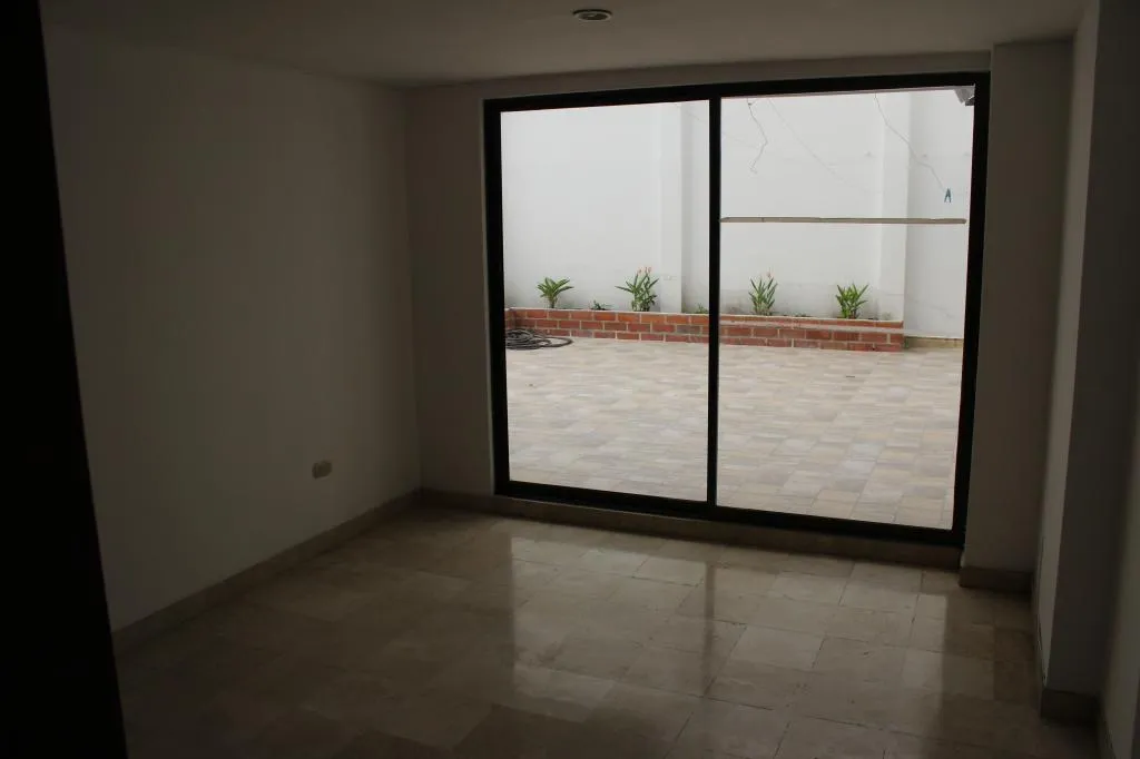 Apartamento de 4 alcobas en venta en Cristales, Cali, 489 m² · foto 9 de 13