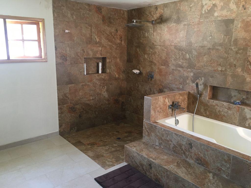 Casa de 4 alcobas en venta en San Jose De Bavaria, Bogotá, 350 m² · foto 15 de 18