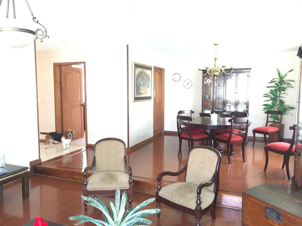 Casa de 4 alcobas en venta en San Jose De Bavaria, Bogotá, 350 m² · foto 16 de 18