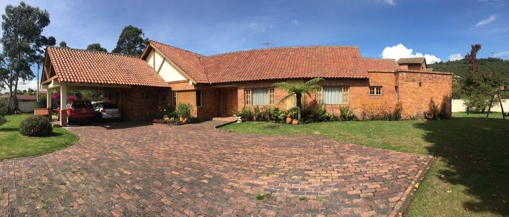 Casa de 4 alcobas en venta en San Jose De Bavaria, Bogotá, 350 m² · foto 17 de 18