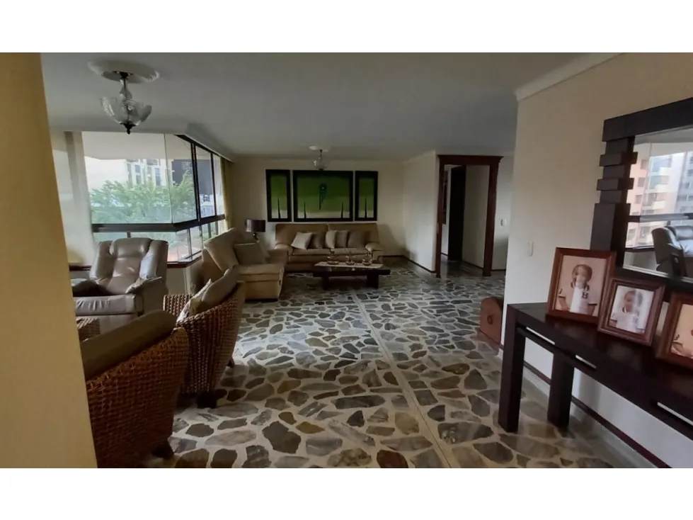 Apartamento en venta en Castropol, Medellín · foto 3 de 18