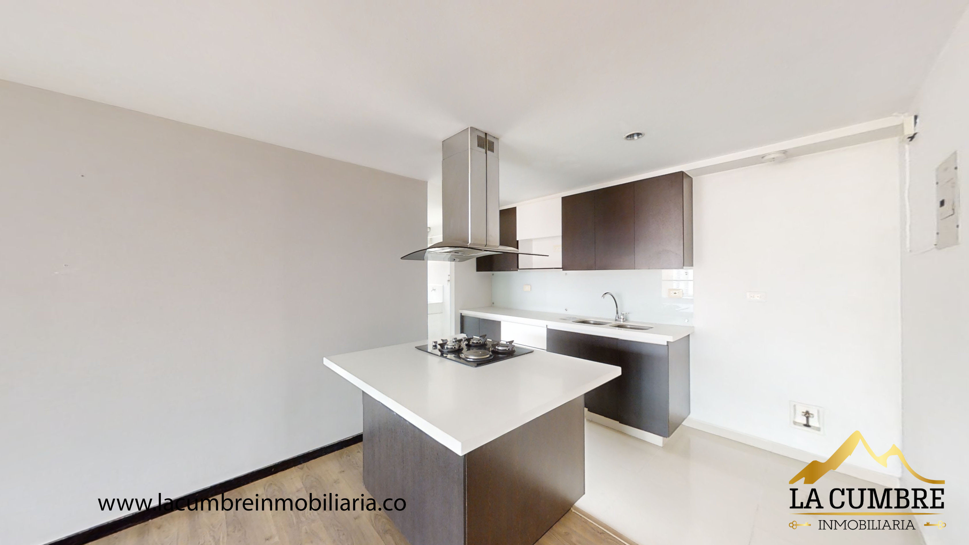 Apartamento de 3 alcobas en arriendo en Loma De Las Brujas, Envigado, 150 m² · foto 4 de 13