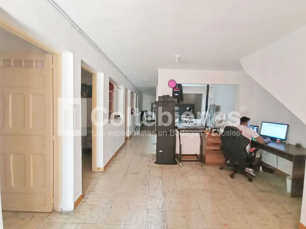 Casa de 10 alcobas en venta en Conjunto Residencial Santa Maria Del Campo, Itagüí, 339 m² · foto 2 de 24