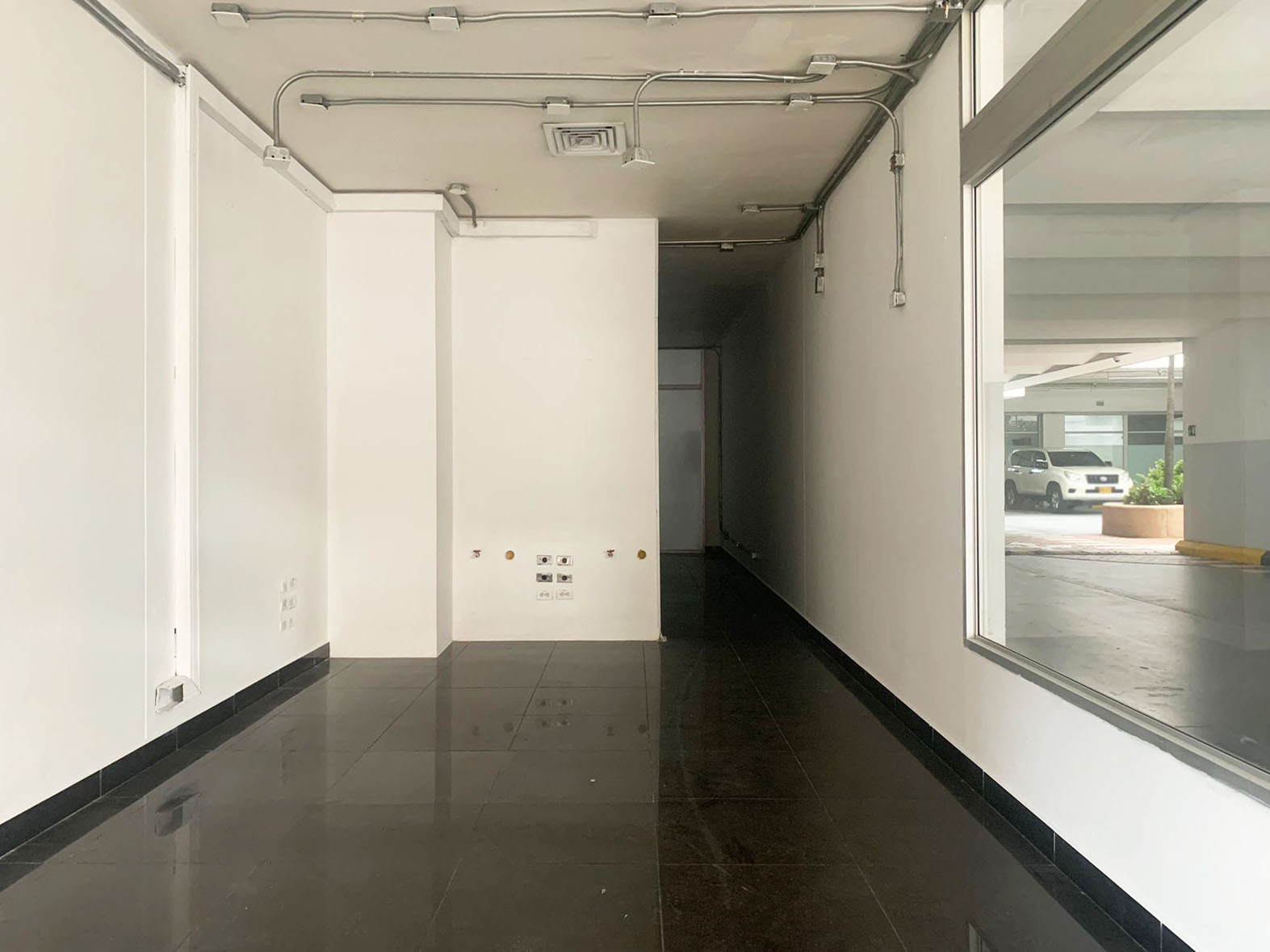 Local en arriendo en Campo Amor, Medellín, 40 m² · foto 2 de 6